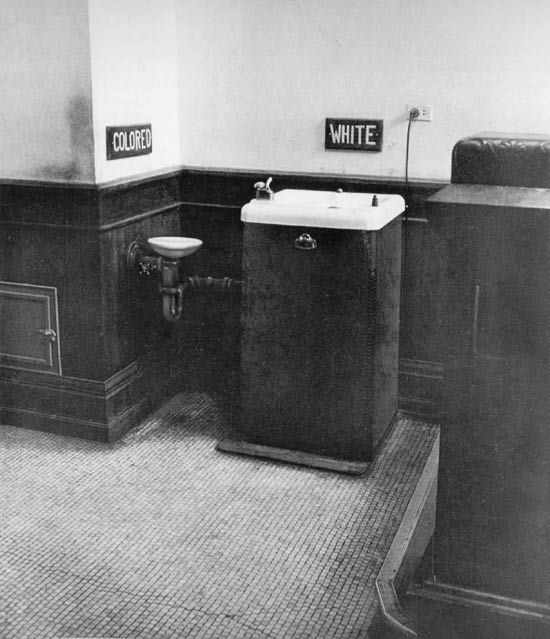 10001484523432segregatedfountain.jpg