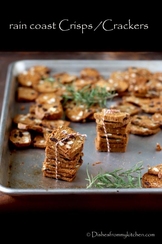 Dishesfrommykitchen: ROSEMARY RAISIN PECAN CRISPS / CRACKERS