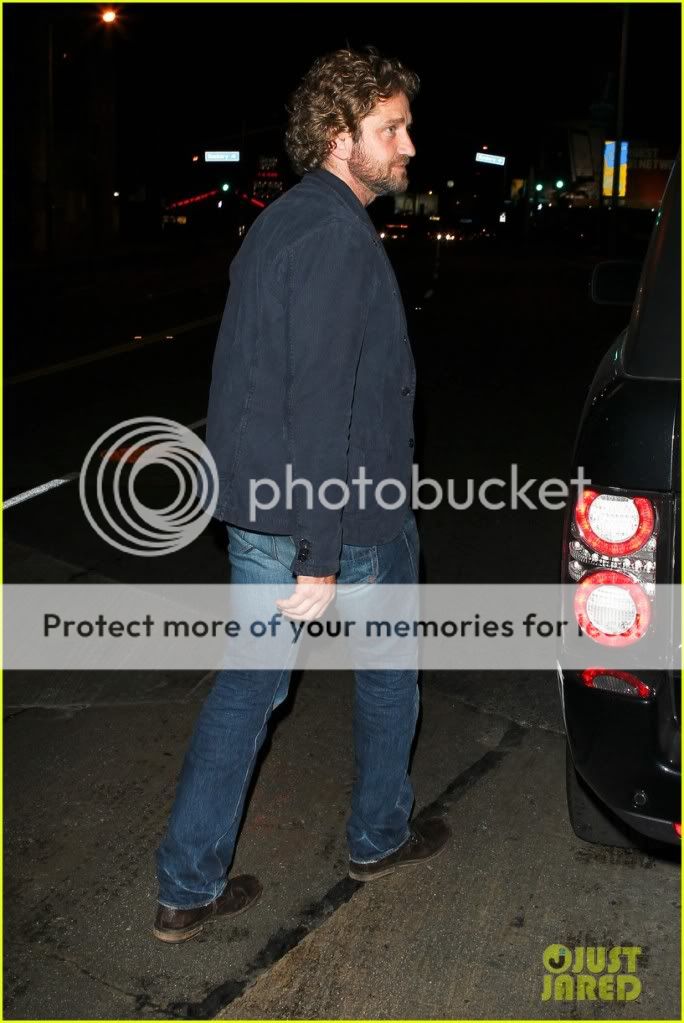 gerard-butler-chateau-marmont-03