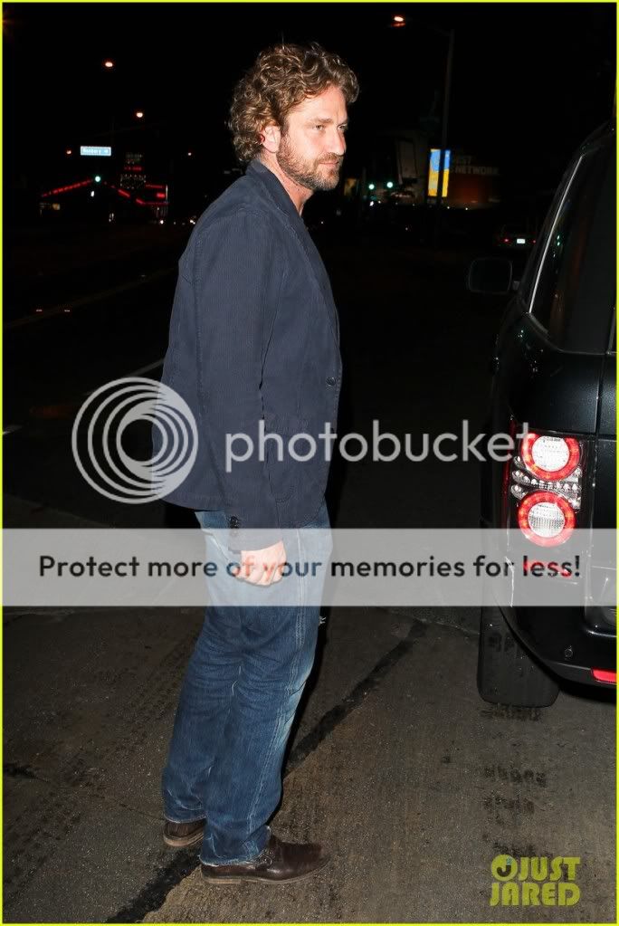 gerard-butler-chateau-marmont-05