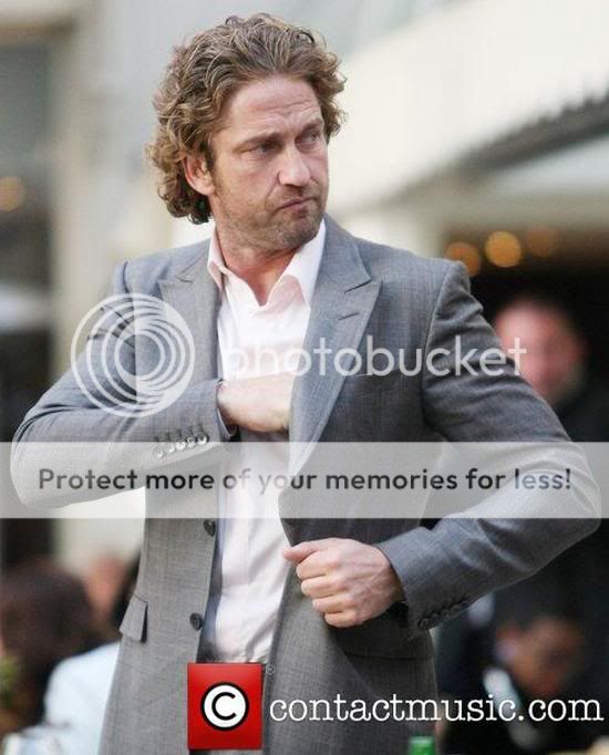 gerard-butler-out-and-about-during-the_3893605
